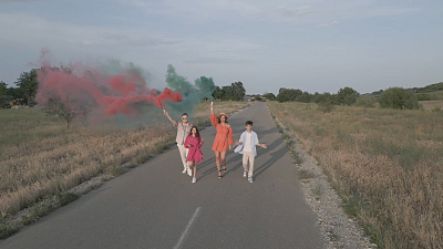 Viata in Roz Music Video